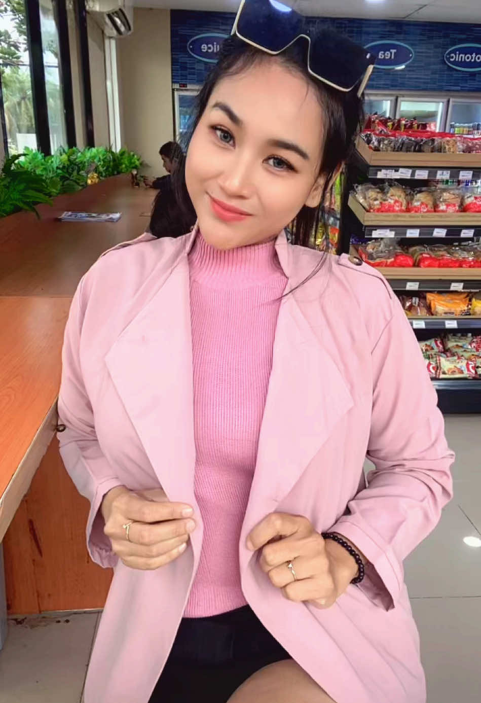 Gimana pandang pertama melihatku?