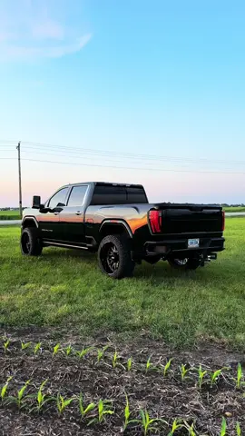the ultimate is coming right along! #nalipitcrew #denaliultimate #nittotires #jtxforged #worktruck #farmtruck #duramax #l5p
