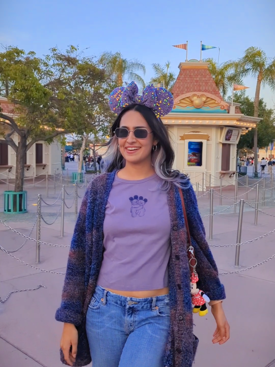 Replying to @sodielover1000 the best compliment 🥹 #disney#disneyparks#disneyland#disneystyle#disneyoutfit#disneyoutfitideaa#disneychannel#lizziemcguire @Disney Style @Disney Parks @Disney Channel