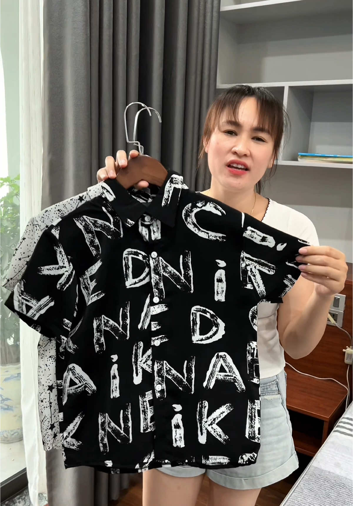 1 áo hơn trăm mà 2 áo vẫn hơn trăm#aosomi #aosomibetrai #aosomicoctay 