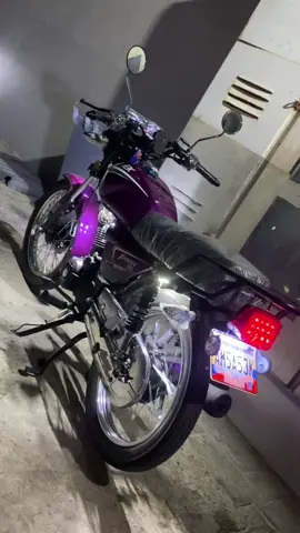 Andamos tipo maniático💜 #ek #ekxpress150 #empirekeeway #fyp #motorcycle #100kviews #venezuela #paratii #2025 #fypシ゚ #morado #2025 #viral #videos 