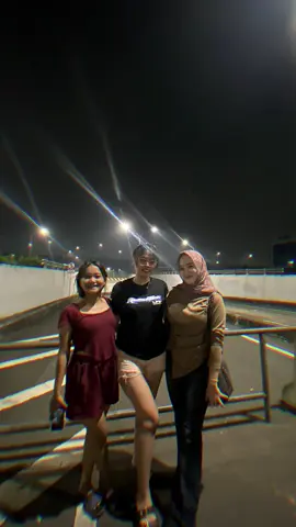 plis mba nya baik ramah udh gtu wangi bngt suka😭🫶🏻 btw ini aslinya pada putih putih bngt karna efek kamera hp jdi kliatan item🙏🏻#fypage #masukberanda #jj #cikarang 