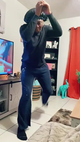 Praise Dance 🕺🏽 @🧸Puncho🧸 #fyp #mamaandson 