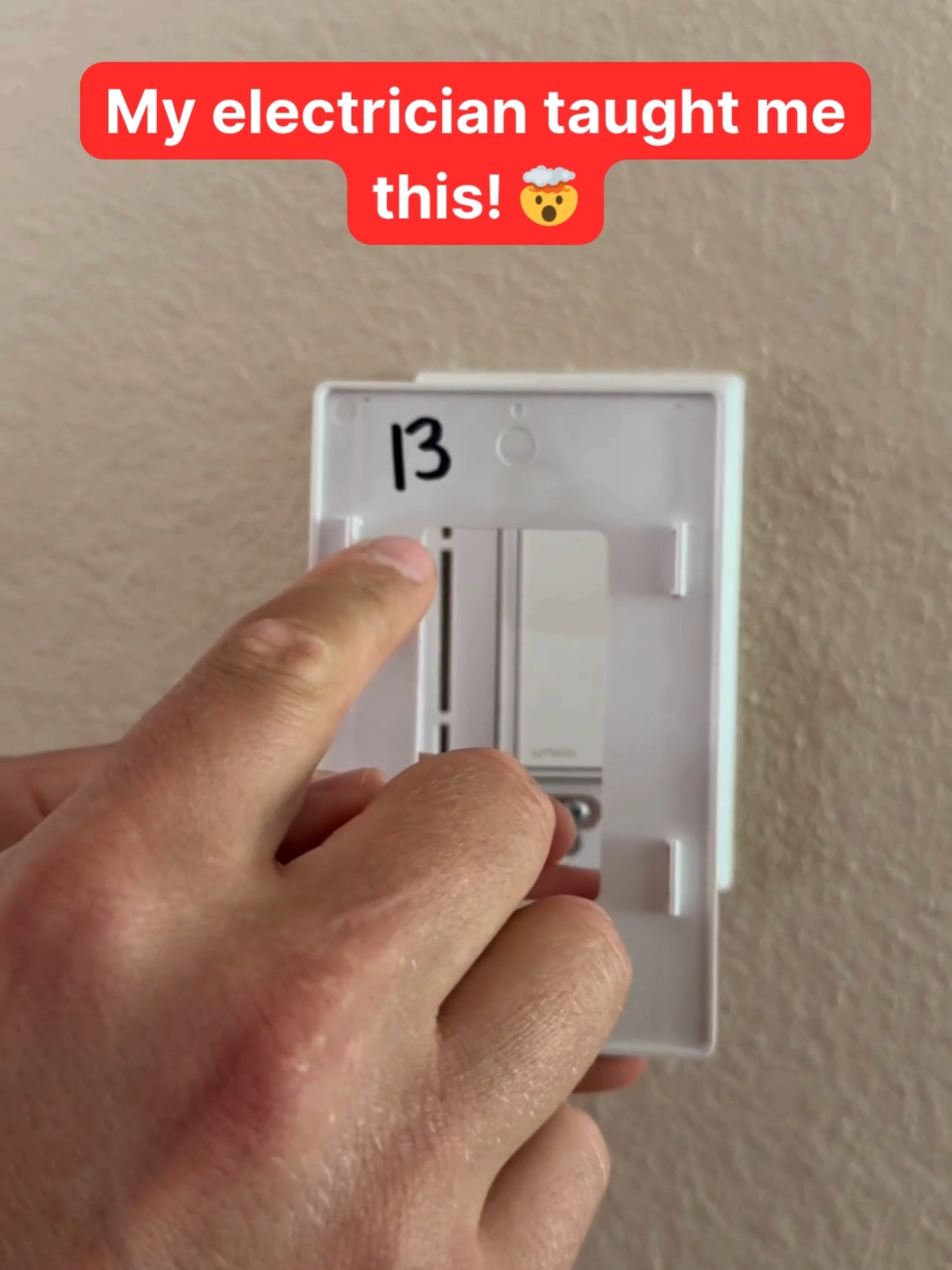 Number the back of outlet plates with their breaker number 🤯 #MemorialDay #electrician #hack #DIY