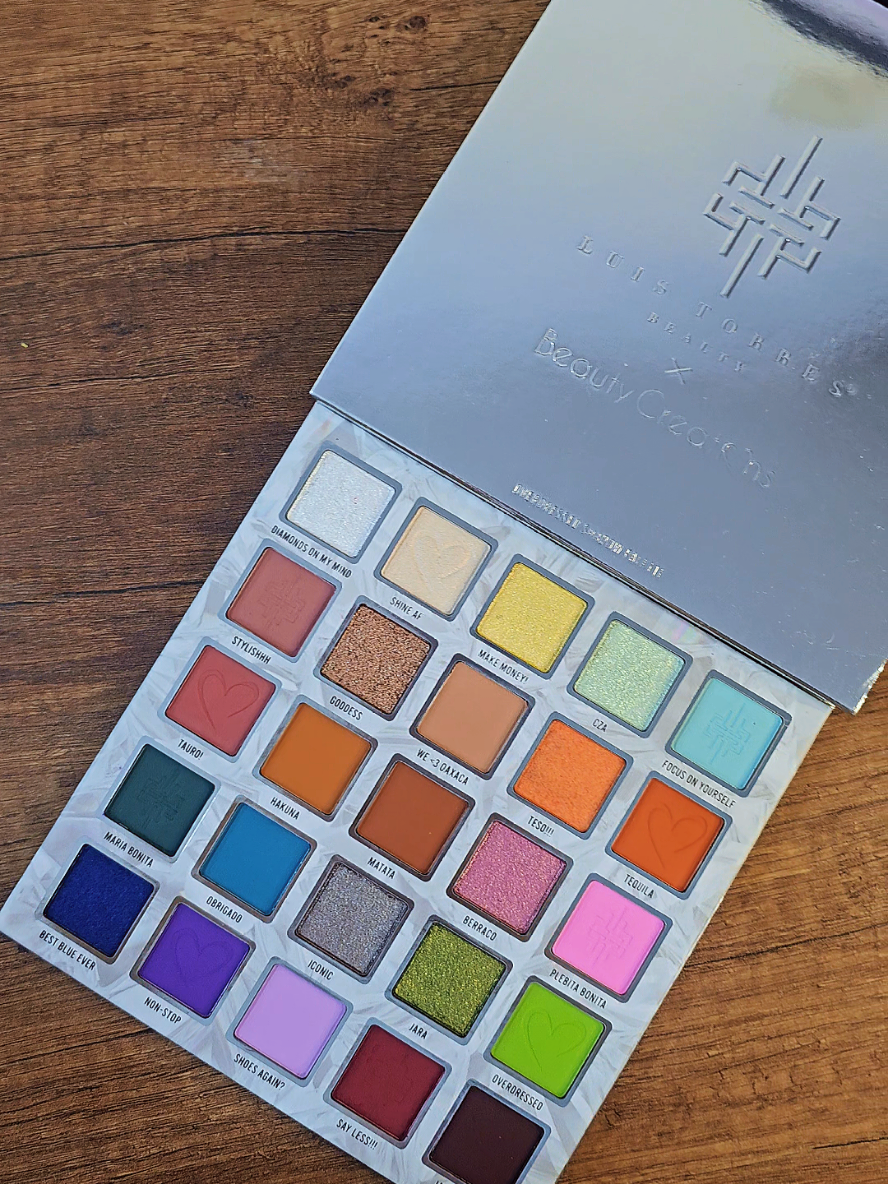 🌼PALETA  LUIS TORRES VOL II / BEAUTY CREATIONS 🌼 -  El maquillista Luis Torres te sorprenderá con esta maravillosa paleta de sombras, en la cual podemos ver toda su energía y entusiasmo en el proyecto, su fórmula te fascinará al ser cremosa, fácil de difuminar y de excelente duración, con terminados que van desde shimmers, mattes y satinados. 🔸️SOLICITA NUESTRO CATÁLOGO MENSUAL VIA WHATSAPP 966314868 🔸️ENVIOS A TODO EL PERÚ 🚛 #luistorres #maquillista #maquillajeprofesional #COLOR #TENDENCIA2025 #PERU #makeup #beauty #beautycreations #FYP 