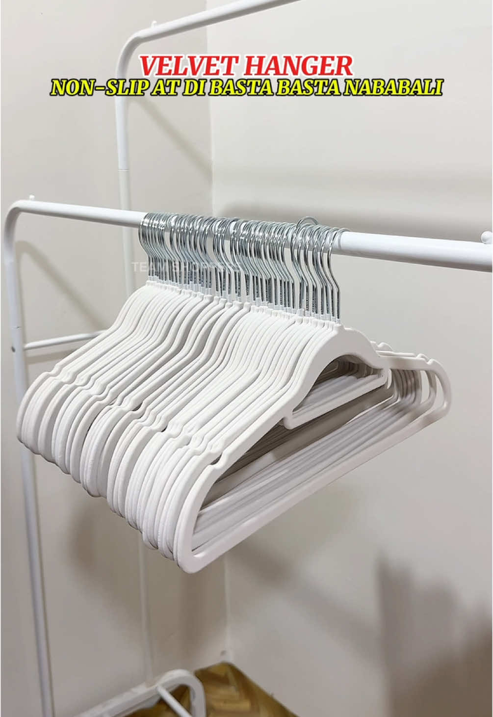 Velvet Hanger na di dumudulas kahit anung klaseng damit at di basta basta nababali #hanger #velvethangers #velvethanger #nonsliphanger #clotheshanger  Disclaimer: Price and product may change anytime by the seller.