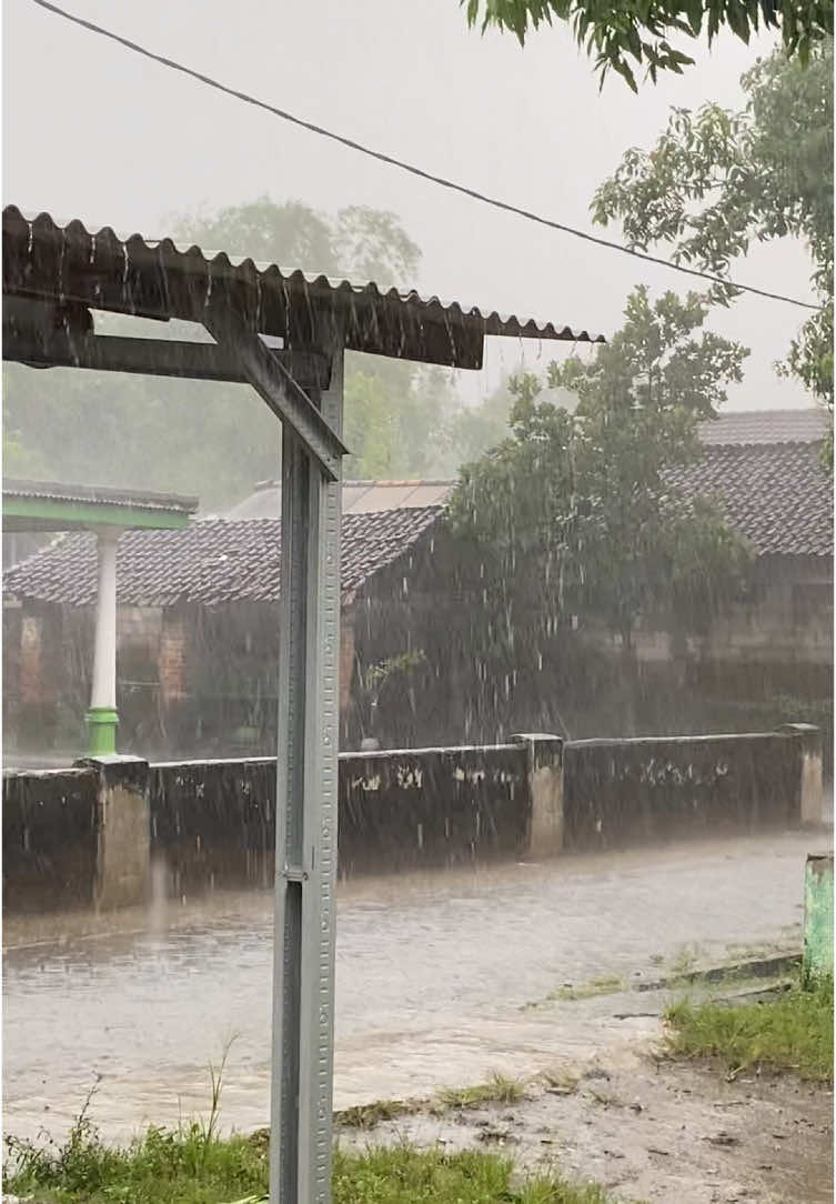 mentahanmu cakk🌧️ #mentahan #mentahanvideo #bahanswmu #bahan #mentahanvidio #mentahanvidiomu #fypage ##fyppppppppppppppppppppppp #fypシ゚ #hujan ##hujan🌧️ #pemandangan #pemandanganalam #estetik 
