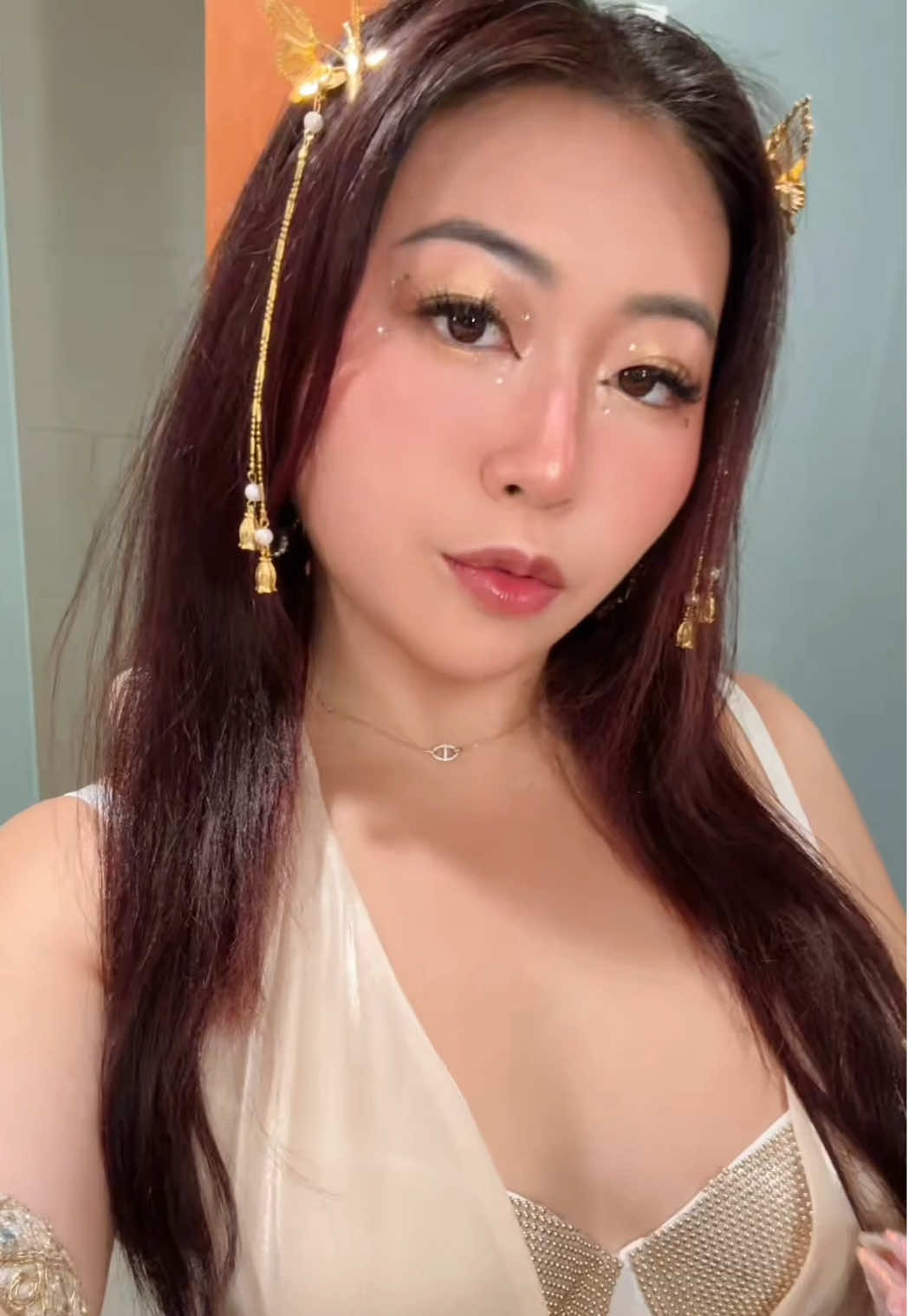 ✨⭐️Golden 🌟💫 @chillfitrave  lol don’t come for my lipsyncing  - Necklace @apmmonaco @apmgirls #apmmonaco #apmgirls  - #edclasvegas #edcvegas2025 #edc2025 #edclasvegas #edclv2025 #edclv #edcoutfit #raveoutfit #raveoutfits #raveoutfitinspo #raveoutfitideas #edclife #festivaloutfits #festivaloutfitinspo #festivaloutfitideas #chillfitrave #makeuptransition #transitionaudio #baddieaudios 