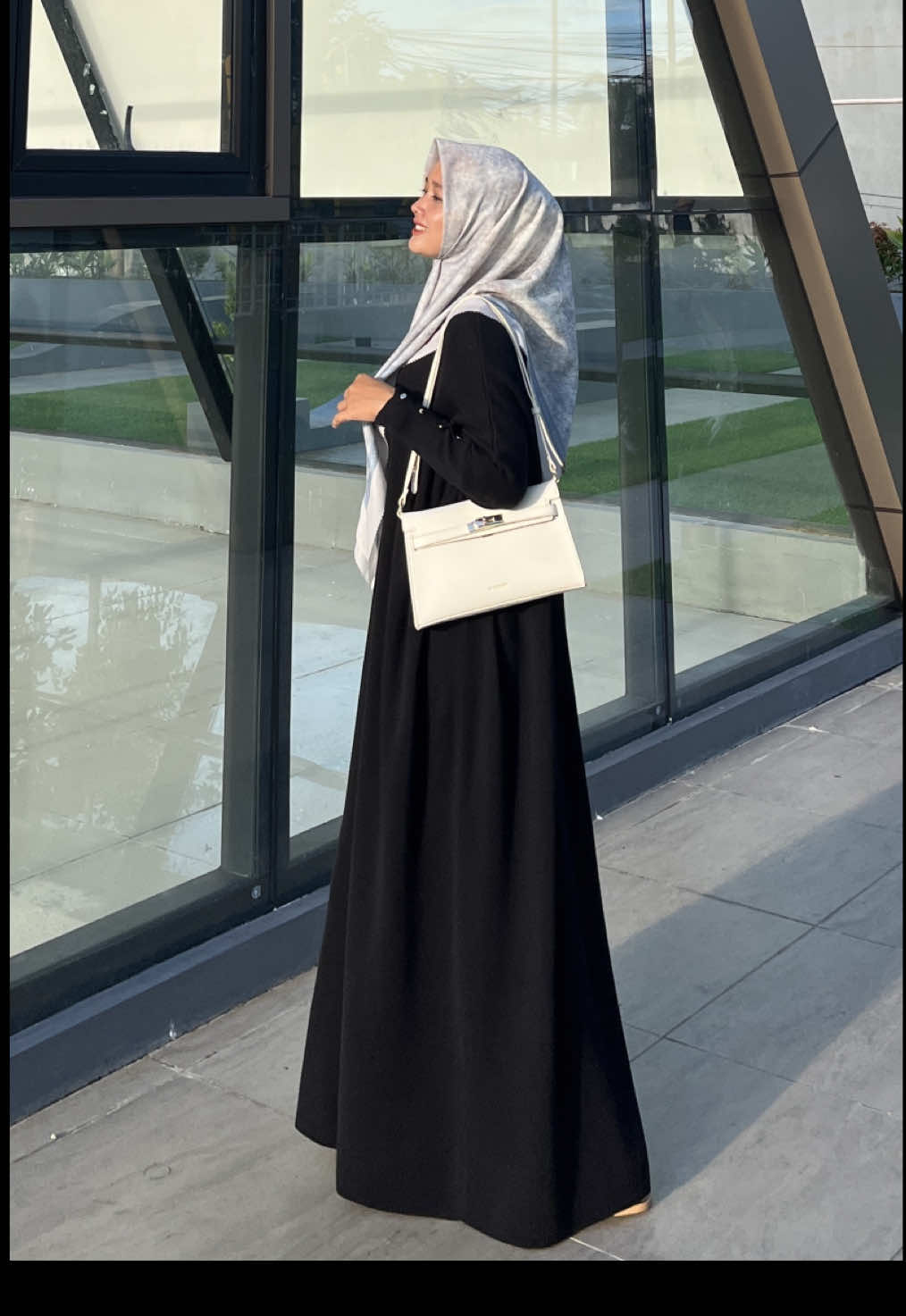 Membalas @izzahakillah Alyssa Dress In Black 🖤🫶🏻 Casual Knitwear Basic superrrr premium 😍 Bahannya juaraaa tebelll lembut halus ngga gerah sama sekaliii woyy 😭🔥 🔥 jadi tunggu apa lagi? BURUANNN DICHEKOUT SEBELUM KEHABISANNN🔥‼️#knitwear 