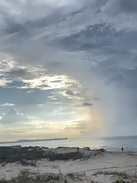 “ Khi tình yêu đủ lớn mọi rào cản không công là vấn đề” #HELIOPHILE #chualanh #xh #beachvibes #binhthuan86❤️ 