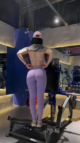 24 hour fitness gym membership#GirlsWhoLift #FitnessJourney #StrongWomen 