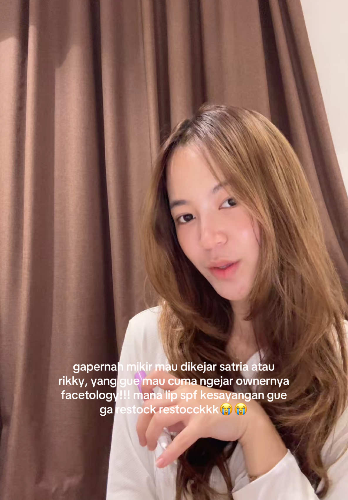 lagi nggak mood ngejar cowo, cuma mau ngejar alfa sama stock lipspf kesukaan akuu😭😭 @Facetology official pls restock cepetannn