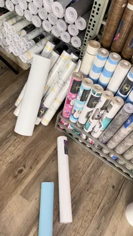 Giấy dán tường có keo sẳn #suhuongtiktok #xuhuong #giaydantuongdep #giaydantuong #giấy #giay 