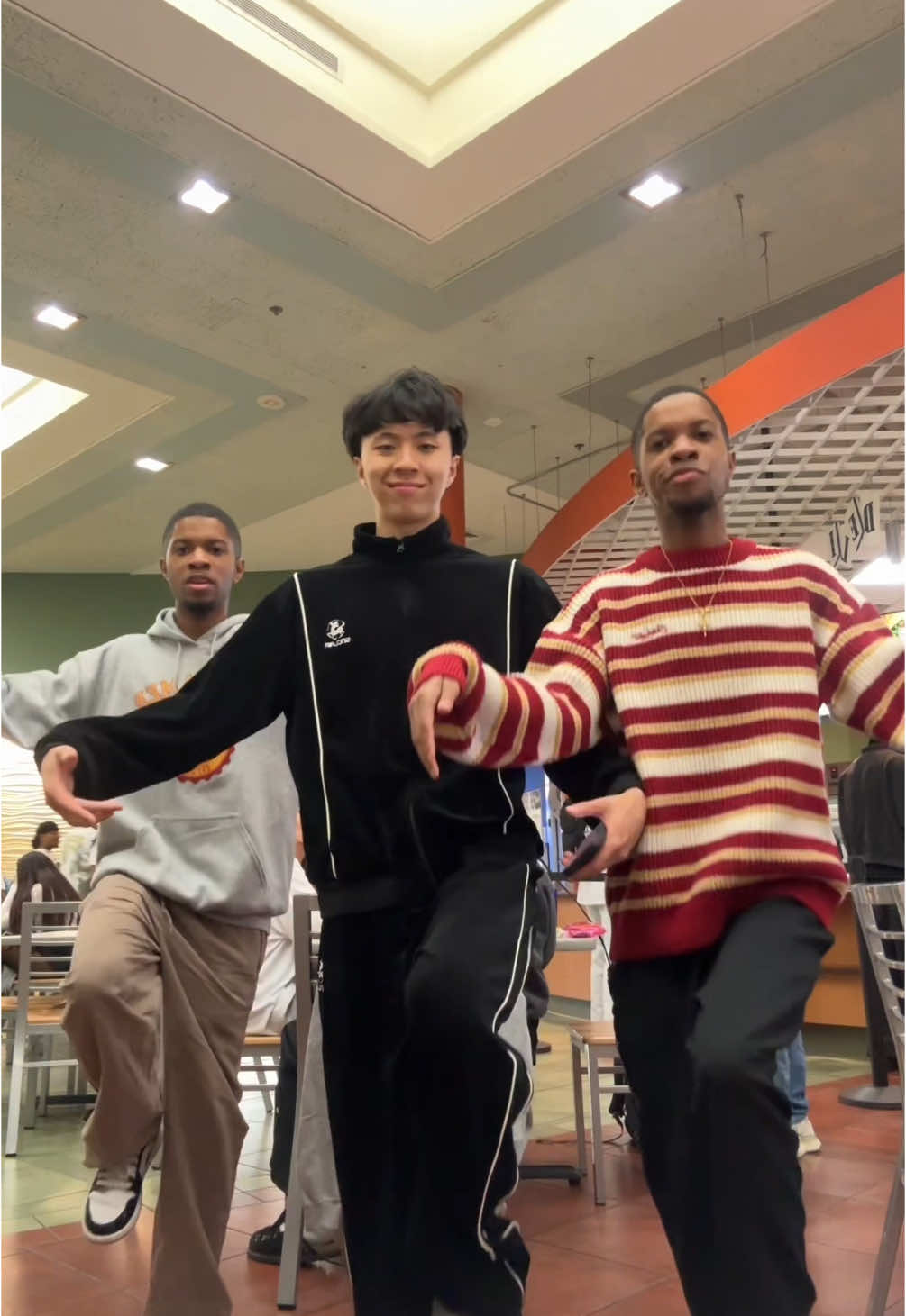 AYOOOOO— 😂😂 @Ray #streameruniversity #ggtwinz #rayasianboy #fyp 