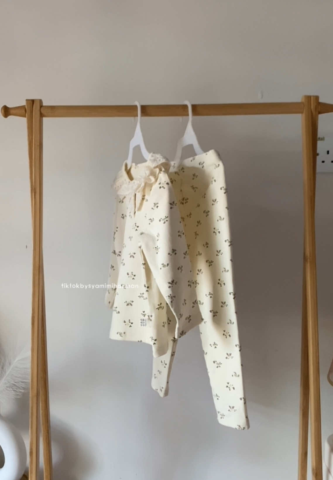 comelnyaa one set pyjamas ni , ala ala vibe aesthetic 💫  #bajutidur #bajutiduranak #bajutiduranakperempuan #bajutidurestetik #bajutidurkoreanstyle #bajutidurkoreamurah #bajutidurviral #pyjamaskids #pyjamasgirl #pyjamasbabycotton #pyjamasbabygirl #pyjamastyle #pyjamasbudak 