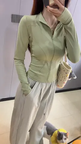 #koreanstyle #celanajogger #celana #celanawanitaterbaru #celanapanjang #outer #outerwanita 