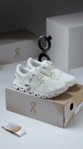 yang lagi nyari sepatu on cloud buat daily. #sepatukasual #sepatuimport #sepatuwanita #sepatupria #807garage #senikersku #tokosepatuimportoriginalbnib #sneakersaddict #sneakerhead #on #oncloud #sepatuoncloud #oncloud6 #oncloud6triplewhite 