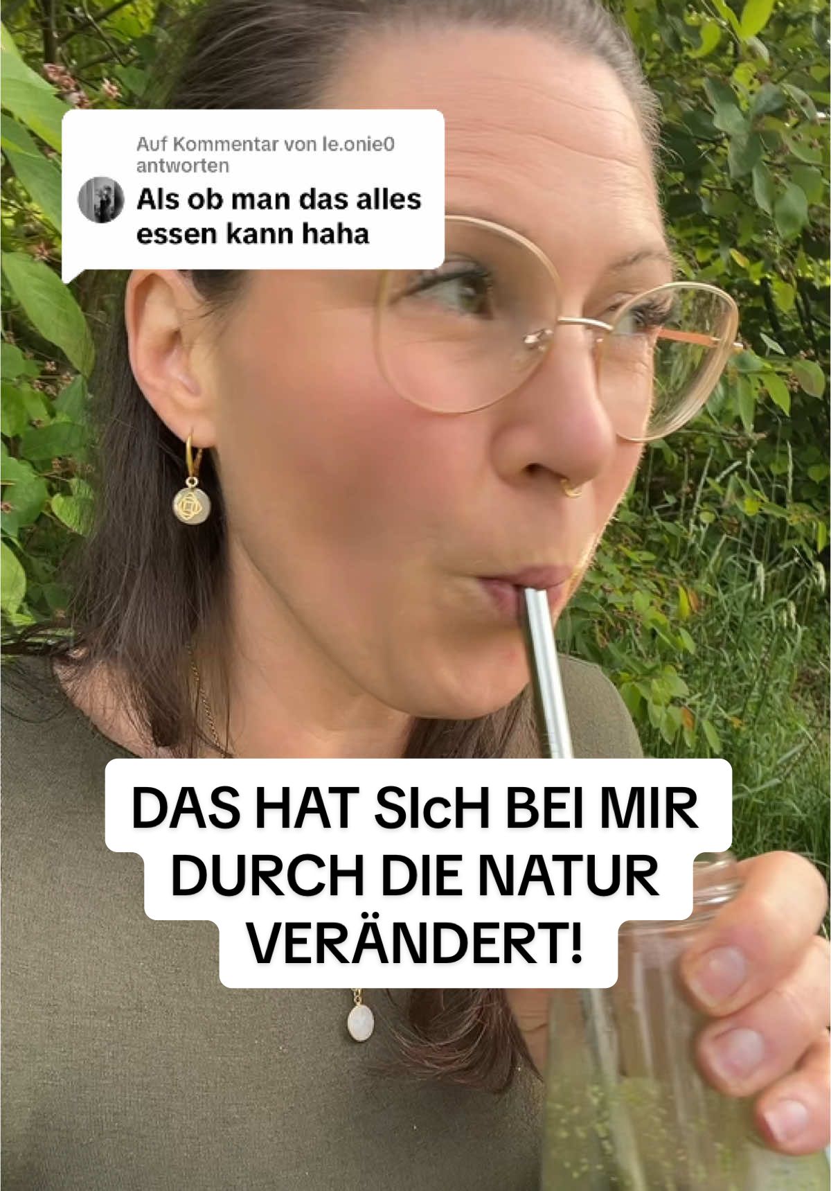 Antwort auf @le.onie0 Die Natur is dein Gamechanger. Du denkst, Supermarktzeug is normal? Ich zeig dir, wie’s anders geht. Frisch. Wild. Direkt vom Boden. Hör auf, alles zu glauben, was dir eingeredet wurde. Fang an zu hinterfragen. Und spür wieder, was dir wirklich guttut. Weniger Zucker, weniger Blabla – mehr Natur, mehr du. Willst wissen, was die Natur für dich parat hat? Dann mach das + weg und klick auf den Link in meiner Bio. Love, Tina #SelfCare #löwenzahnkannmanessen #zurückzurnatur #selbstfürsorge #naturmachtwach #wiesetogo 