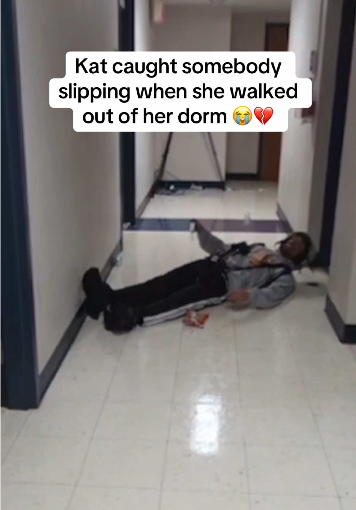 Kvrtez on twitch 😂 #kvrtez #kvrtezclips #twitch #streameruniversity 