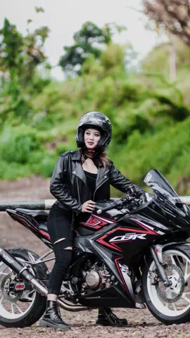 Sudah kece kah?🤣#orangbaikpastibantufyp #lewatberanda #cewegemoy #bismillahfypシ #cbr #cewenyalse🤙😜 #enjoy #garutpride🔥 #bikincandu #ikuttrend 