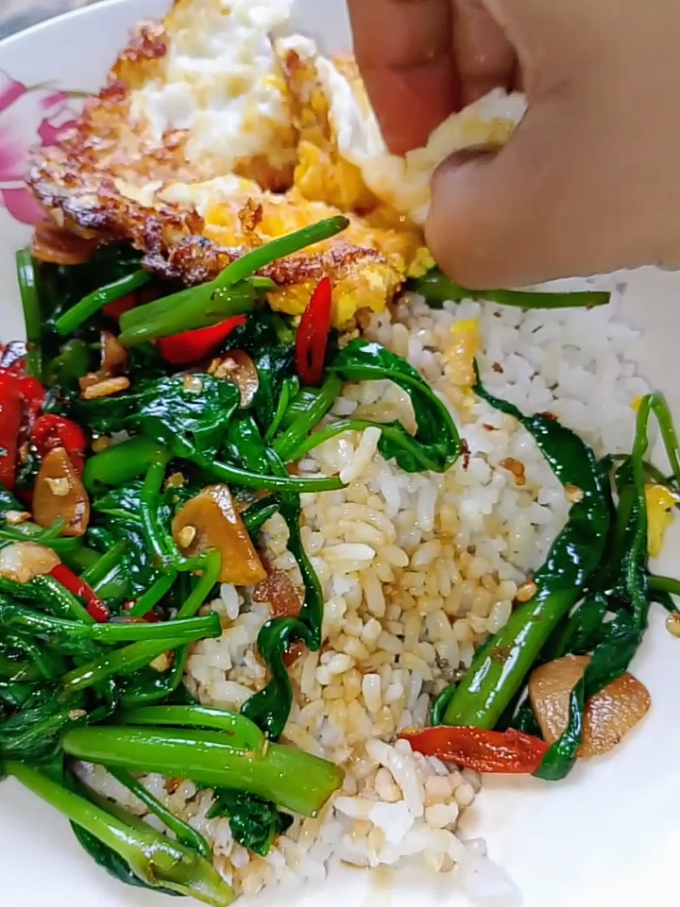 makan dulu bentarr #eatingasmr #eat #mukbangvideo #bikinlaper #mukbang #mkn #tumiskangkung #menurumahan #menusederhana 