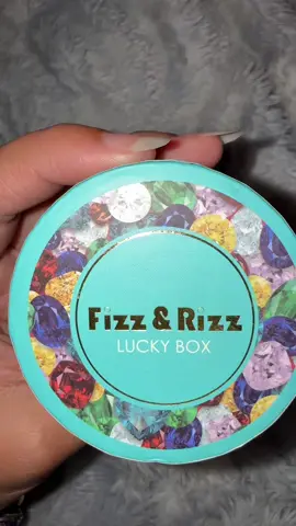 It’s so prettyyyy #buyit #ILoveIt #TikTokShop #TikTokMadeMeBuyIt #Ring #BathBomb #fizz #rizz 