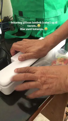 Ibu / Mama beliin vacum seal ini, pasti seneng deh.. biar awet, vacum daging bisa, sayur bisa.. #vacumsealer #vacumsealermakanan #fyp 