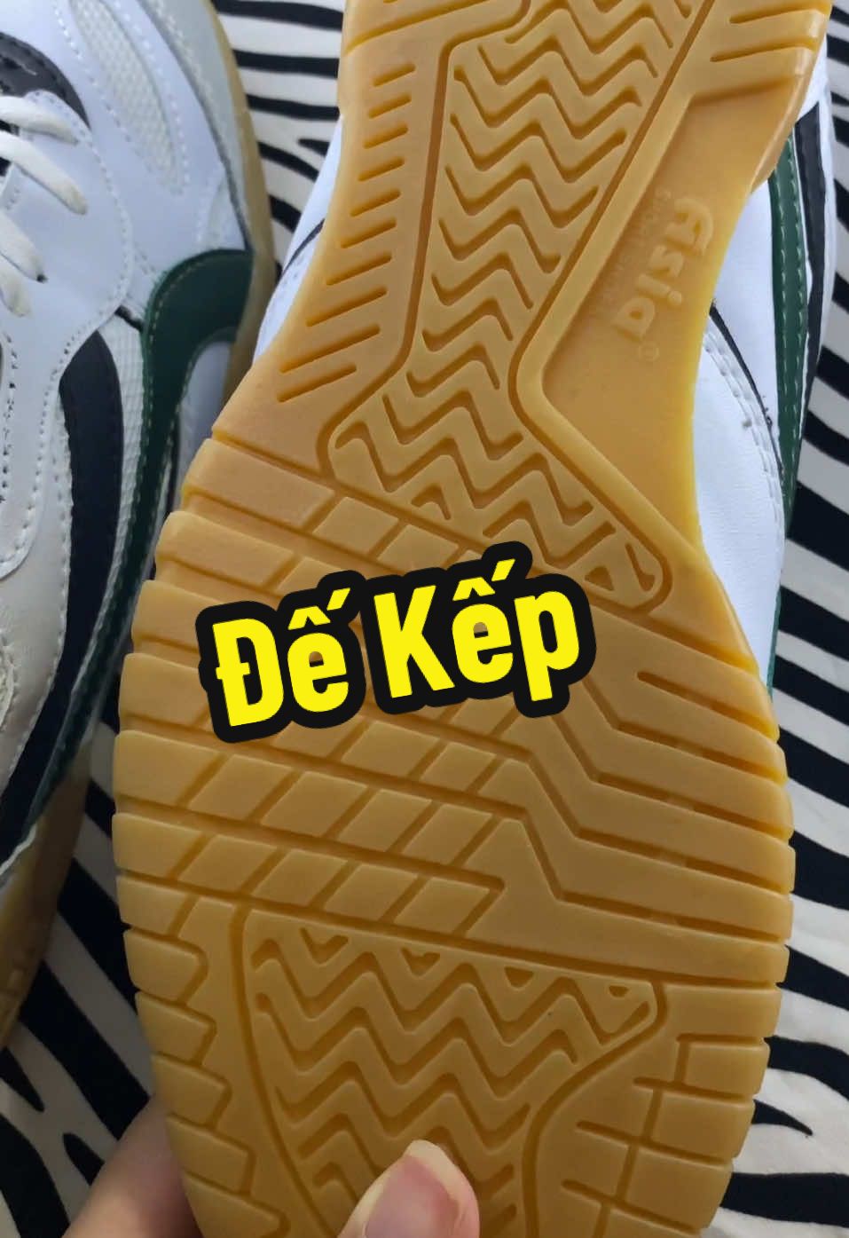 Giày Asia Màu Trắng Đế Kếp, đánh cầu lông, đánh bóng chuyền, đi học ….. #giaycaulong #giaycaulongchinhhang #giaydep #giaythethao #giaysneaker #giaynu #giaynam #giayasia 
