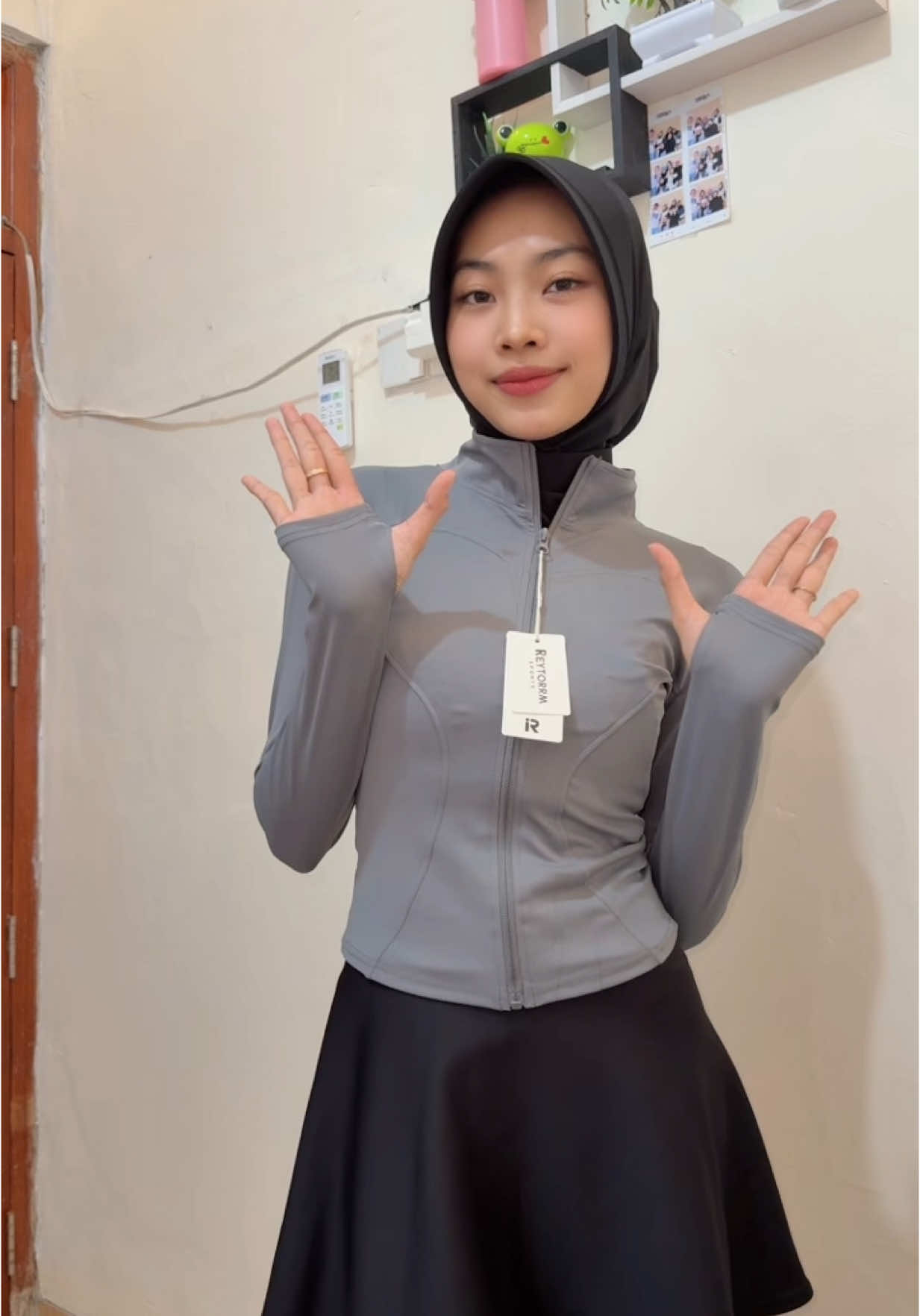 Outfit olahraga pakai jaket olahraga ini ,,auto bikin semangatt😍#jaketolahraga #jaketolahragawanita #outfitolahraga 