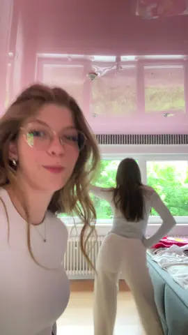 Am Ende fast hingefallen… 😂 #newtrend #fyp #viraltiktokr #viralvideotiktok #lasstesviralegehen #banger #fürdich #viralvideos #trendingvideo #rockyourbody #trendin @😘 