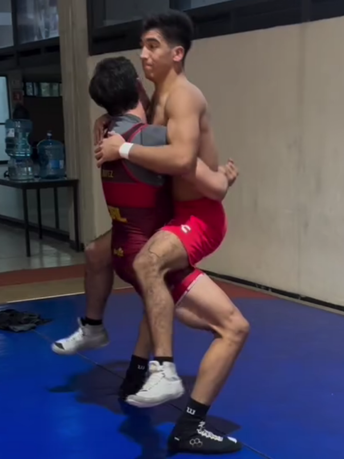 #pov #explore #sport  #wrestling #boy #gay #lgbi #fyu #fyp #viral  #giovannivazquezgonzalez 