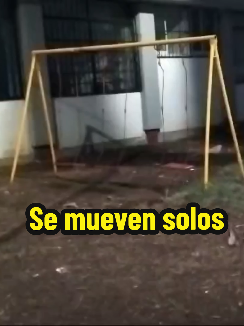 👁️‍🗨️ “Los columpios se movían solos” | Grabado el 7 de junio de 2024 a las 7:25 PM en los juegos que están a un lado de una biblioteca, en el retorno 3 de Obispo (Infonavit) Loma Alta en Xalapa, Veracruz (a 700 metros del cerro de Macuiltépetl) Por: Ely Acosta