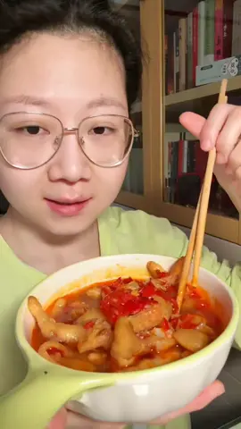 spicy chicken feet #douyin #mukbangvideo #asmr #mukbang #asmrfood  #thanhantrungquoc #mukbangthitmo #viral #mukbangchinafood  #porkbelly #sausage #lapxuong #xuhuong #viral 