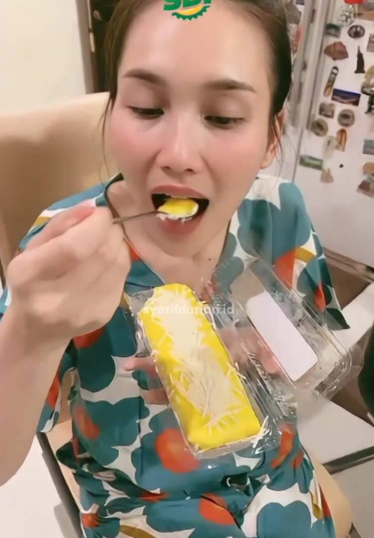 #durian #pancakedurian #durianlokal #contentviral #viralvideos #kulinerviral  #kulinerdepok #depok24jam #ayutingting #fyp