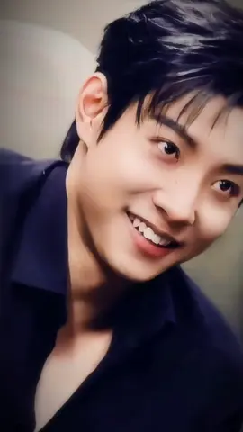 Senyum manis menawan 😍 #senyummenawan #maxiaoyu #maxiaoyu马小宇 #aktorkeren #aktortampan #aktorganteng #aktorpopuler #aktortampanchina #aktorchina #dramapendekchina #dramapendek #dramachina #seriminidrama #minidrama #shortdrama #shorts #CapCut 