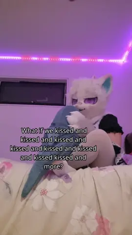 Send this to that person ^^ #furry #yukoSn #furrytiktok #yukosnvrc #furrycommunity #fursuiter #fursuit #furryasmr #furcon #real #gymfur