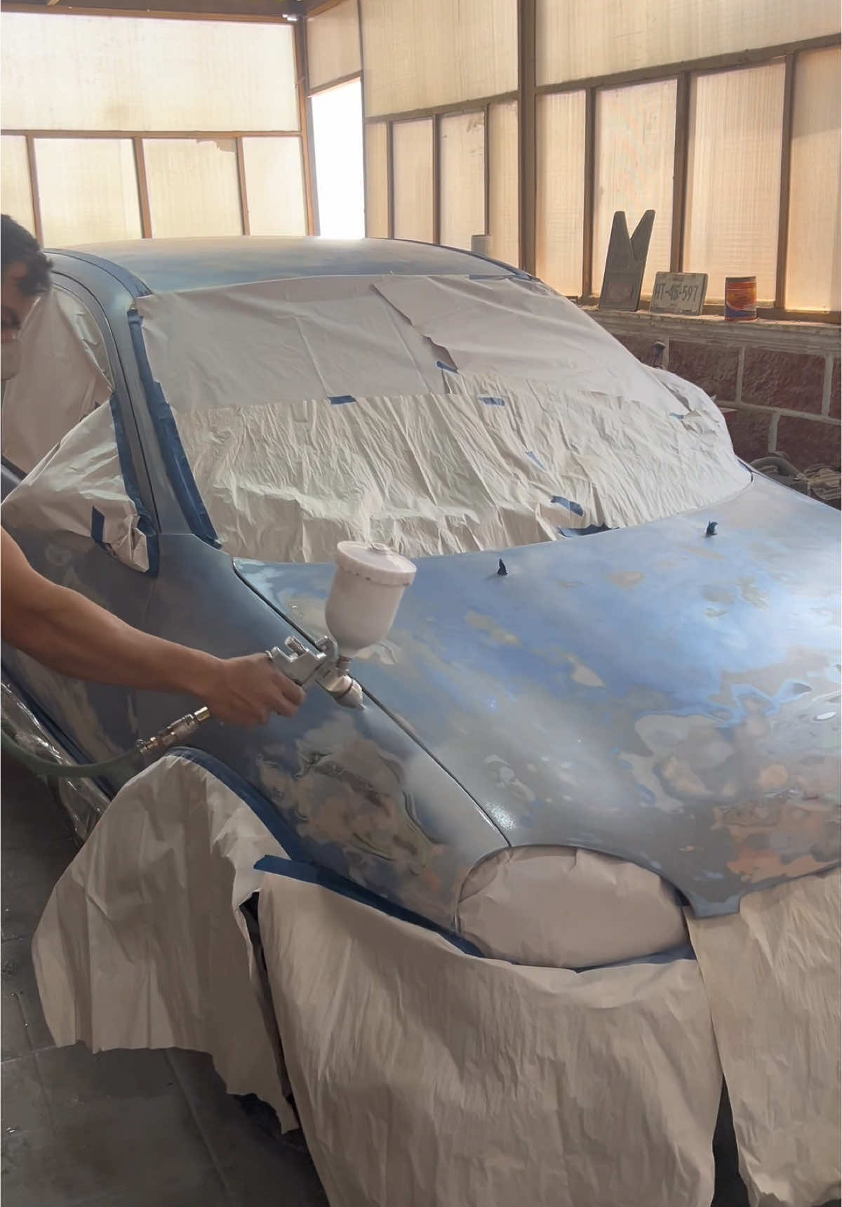 Pinté mi Chevy con $950 pesos! Pues la neta peor estaba!! 😎#pinturaautomotiva #carpinteria #pinturaautomotriz #chevy #chevypop #hojalateriaypintura #tallerautomotriz #pintura #