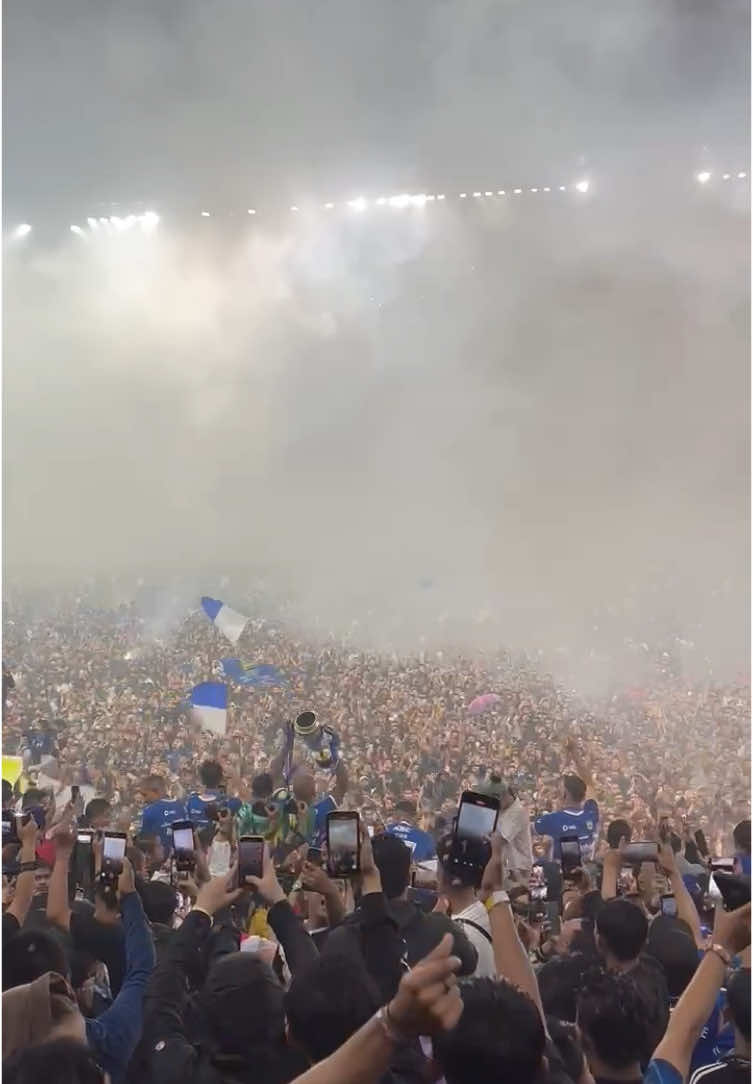 Merayakan juara bersama bobotoh di stadion GBLA #bandung #persib #gbla #bobotoh 