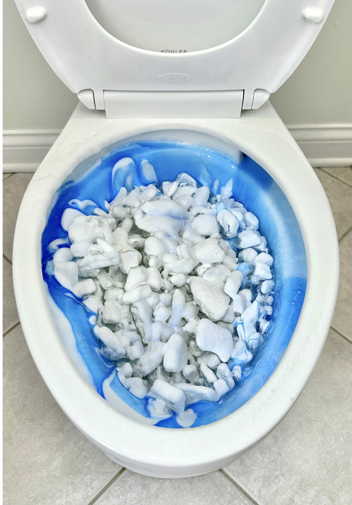 The best bathroom cleaning hacks! 🤩✨ This works so great! The ice cube cleaning hack keeps your toilet clean and fresh! #cleaning #bathroom #toilet #cleaninghacks #organization #homeorganization #cleaningmotivation #ice #CleanTok #bathroomhack #bathroom #toilethack #asmr #satisfyingvideos #satisfyingsounds #clean #cleaningasmr #toilet #cleanhome #cleantoilet #toiletcleaning #asmr #asmrsounds #asmrvideo #asmrcleaning