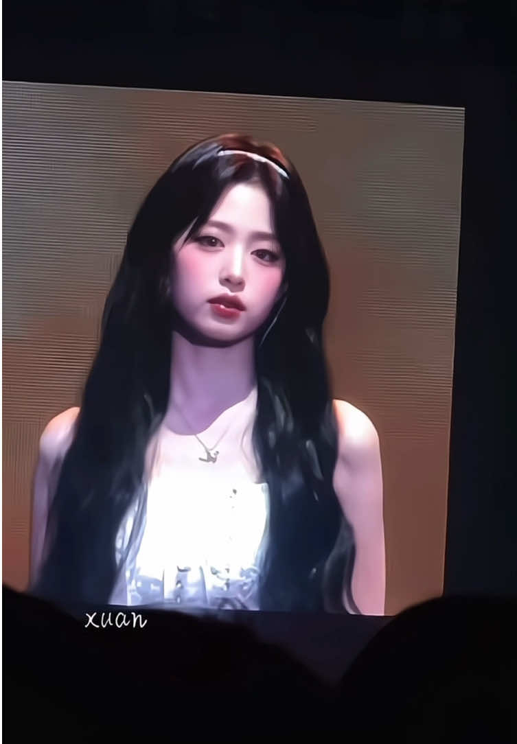 Ahyeon on the big screen is so pretty😭!! #ahyeon #아현 #jungahyeon #visual #babymonster #베이비몬스터 #fypシ゚ #kpopfypシ 