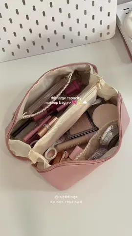 Replying to @! Muat banyak bgt 🥹🫶 #pouchbag #makeupbag #pouchmakeup #tasmakeup #largecapacity #makeupessentials #trending #fyp 