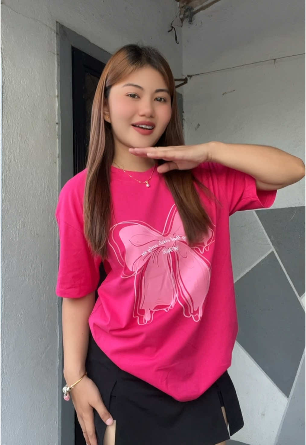 Eto link ng top ➡️@Jemay✨⬅️ recommend ko sa inyo ‘to, ang gandaaa.🎀💕 #pinkootd #pinktshirt #ribbontshirt #fypシ゚ #shirt #pink 