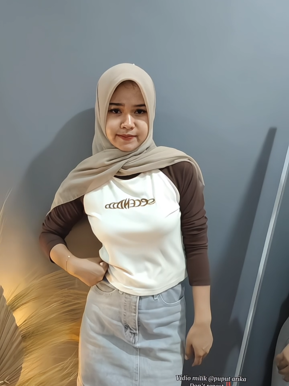 kaos raglan yang satu ini the real cakep cakep murahhh😭🫵🏻🦋#fyp #fypage #kaos #kaosraglan #kaoscewek #kaoswanita #kaoslenganpanjang #kaosbahankatun #kaosviral #rekomendasi #atasan #atasancewek #atasanwanita #spill #outfit #OOTD #kaosdaily #viral #murah #puputarika 