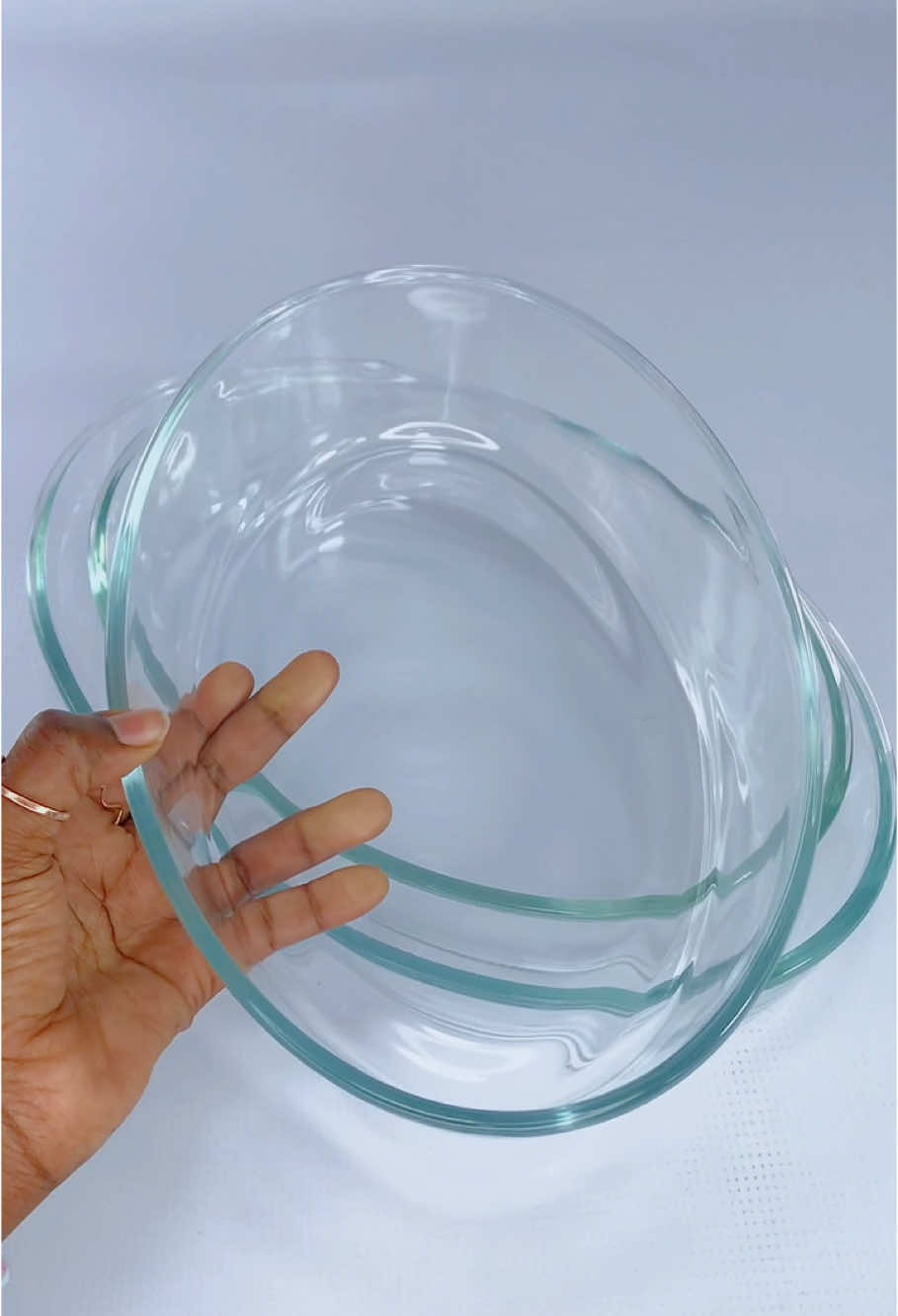 ✨Kshs 2,250✨ Why serve from an ugly tray when you can go oven-to-wow with this 3pc Oval Glass Baking Dish Set? It’s sleek, versatile, and built for every kind of meal — from Sunday roasts to weeknight bakes. Cook it, serve it, show it off. You’ll never look at baking dishes the same way again. #KitchenUpgrade #HomeCookLife #GlassBakeware #OvenToTable #DinnerPartyGoals #BakingEssentials #MealPrepInStyle #HostInStyle #KitchenAesthetic #TikTokMadeMeBuyIt #HomeInspo #CookingHack  