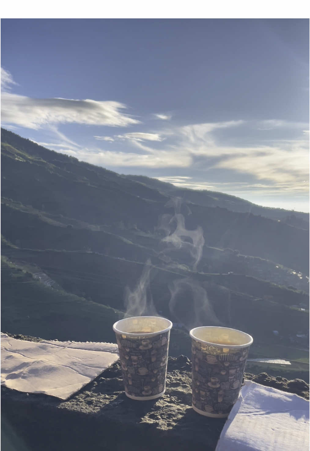 beautiful of view❤️#dieng #wonosobo #dieng_wonosobo #view#pemandangan #sinarengan #fyp #foryou #foryoupage #4u #lewatberanda 