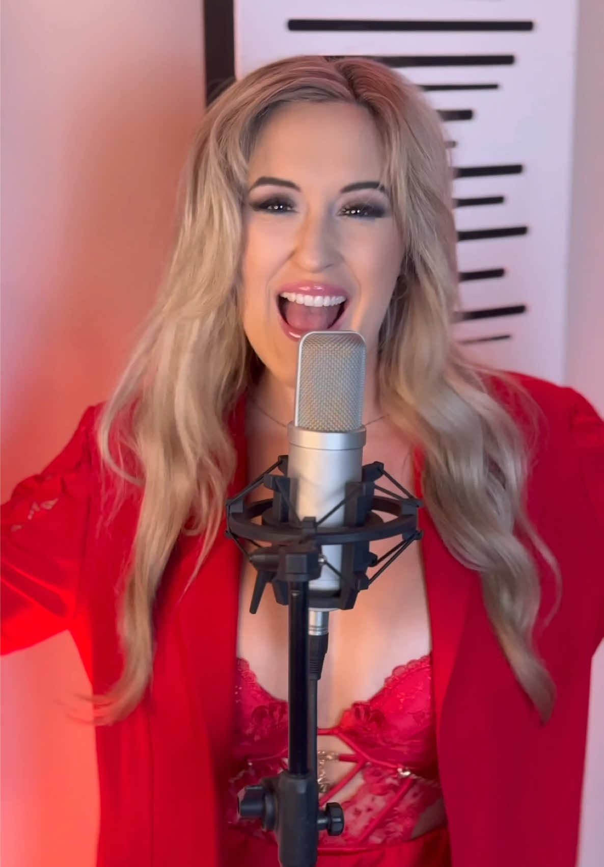 „Za każdy uśmiech Twój” ♥️ Już na You Tube 🔥#jesika #singer #song #dlaciebie #muzyka 