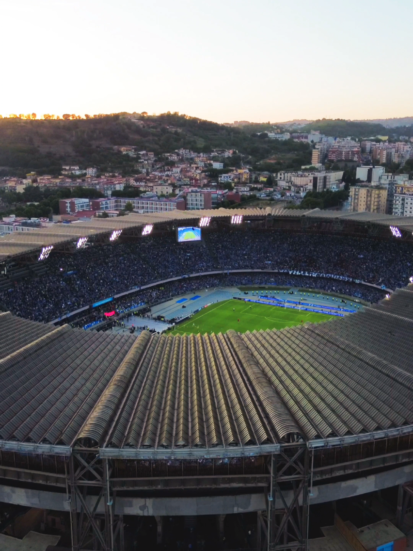 Semplicemente NAPOLI 💙💙💙💙 . . . #napoli #calcionapoli #campioniditalia #sscnapoli #stadiodiegoarmandomaradona #drone 