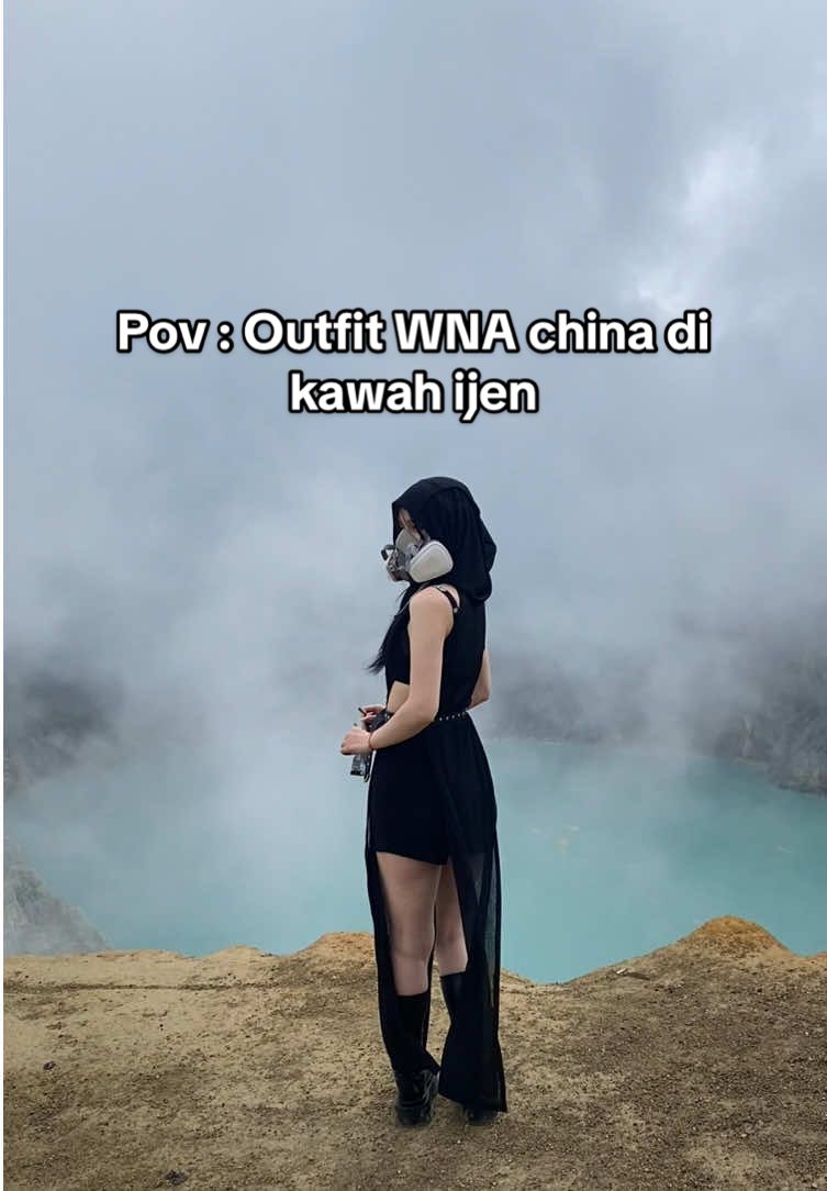 Kasih komentar wir !  #kawahijen #douyin #ijenbluefiretour #kebanyuwangi #banyuwangi #kawahijenindonesia #bluefire #outfit 