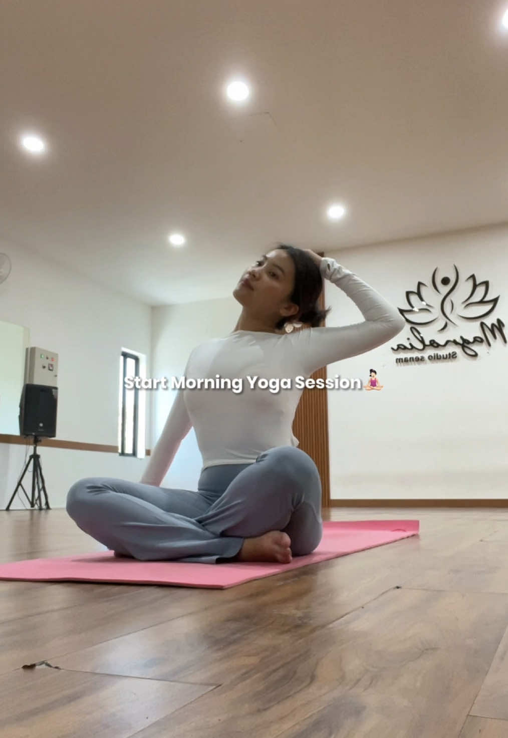 Teman lokale akhir pekan ini ada kegiatan apa nih? Yuk ikutan Yoga Morning Session bareng lokale di Magnolia Studio hari Minggu, 1 Juni 2025 (08.00 WIB - selesai)😍 Hanya dengan Rp 60 ribu, Teman lokale sudah bisa ikutan Yoga Morning Session bareng Coach bersertifikat dan free lokale-IN!💙 Untuk pendaftaran bisa melalui link berikut ya: https://bit.ly/MerayaDiri *Peserta dimohon membawa yoga mat sendiri *Peserta dimohon untuk hadir 15 menit lebih awal dari jadwal