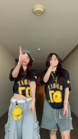 Tam 3 tách ra quay lẻ:) @Tiramisuu <dc: @Louis Đỗ @LF.Ngowf > @The ORBIT 